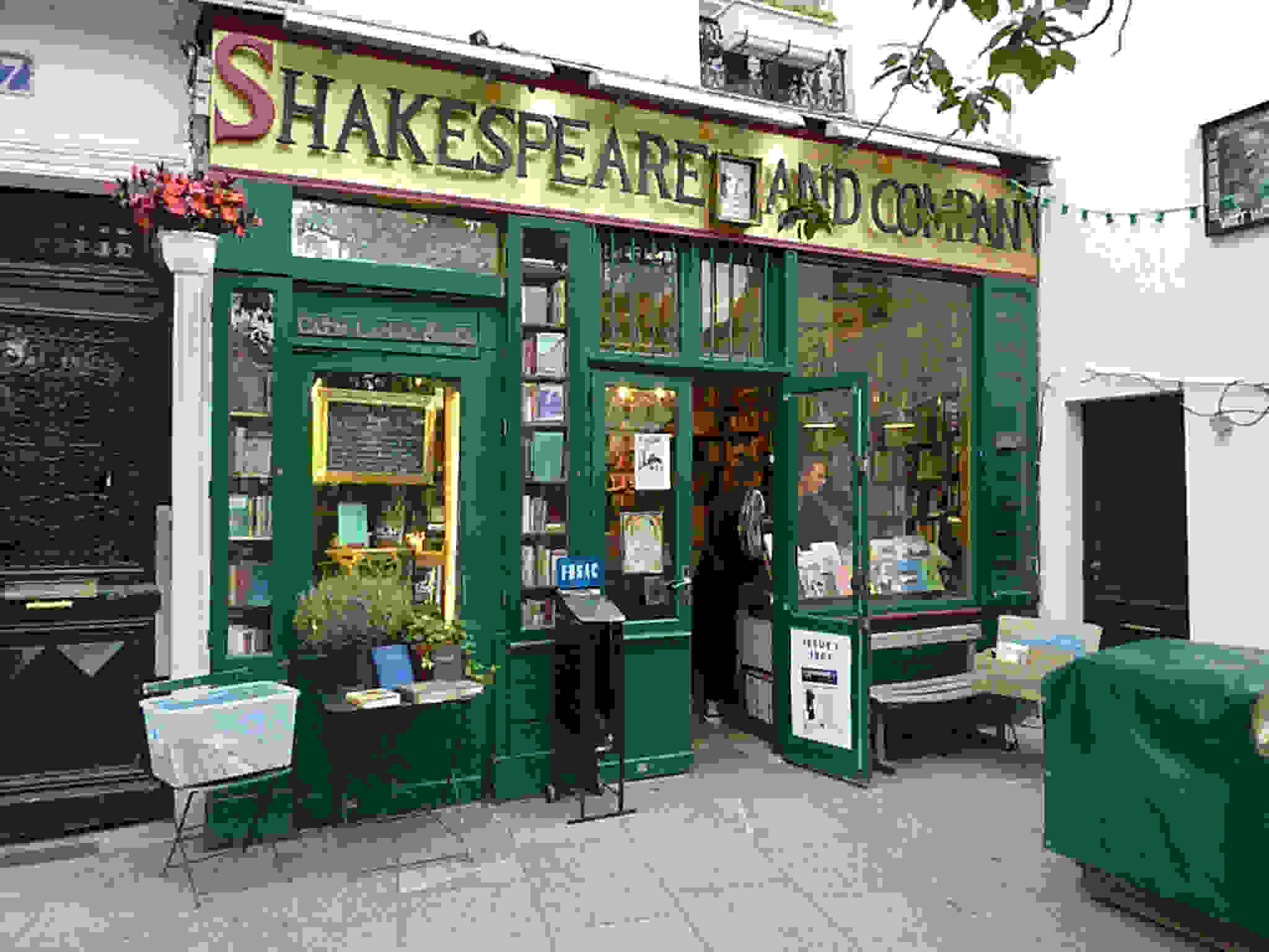 Shakespeare-and-CoParis-Bookstore.jpg