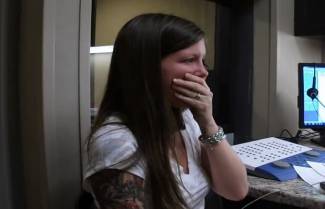 Η συγκλονιστική στιγμή που η Σάρα άκουσε για πρώτη φορά τη φωνή της! (video)