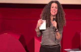 Παραγγελία σε ελληνική ταβέρνα!Stand up comedy στη Μεγάλη Βρετανία (video)
