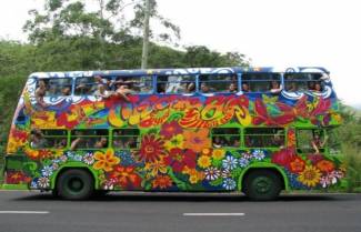 Η αληθινή ιστορία του Magic Bus, που έγινε τραγούδι από τις Τρύπες