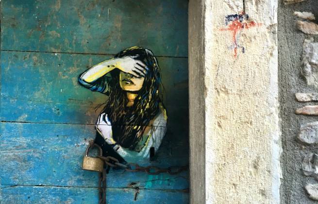 Ένα Ιταλικό χωριό χρησιμοποιεί την τέχνη για να αντιμετωπίσει την εγκατάλειψη