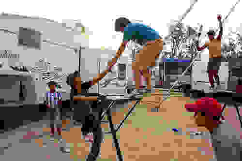 04 the-boys-in-circo-vazquez-practice-on-a-tightrope.-mexico-city.1