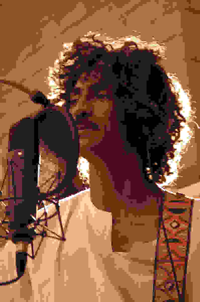 0Tinariwen2007 singing