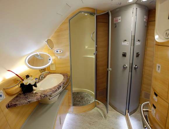 Airbus-A380-9.jpeg