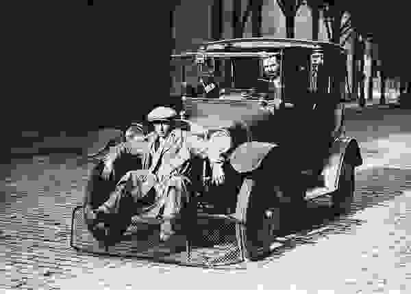 Car-with-shovel-for-pedestrians-paris-1924.jpg