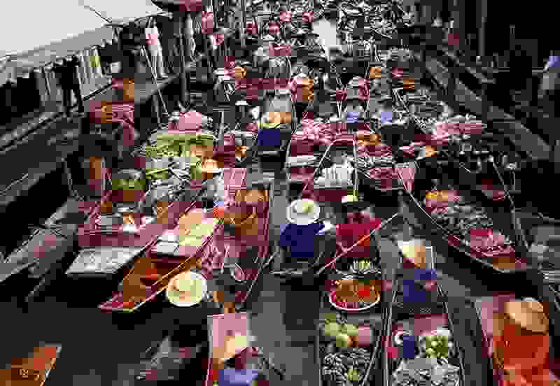 Damnoen-Saduak-Floating-Market.jpg