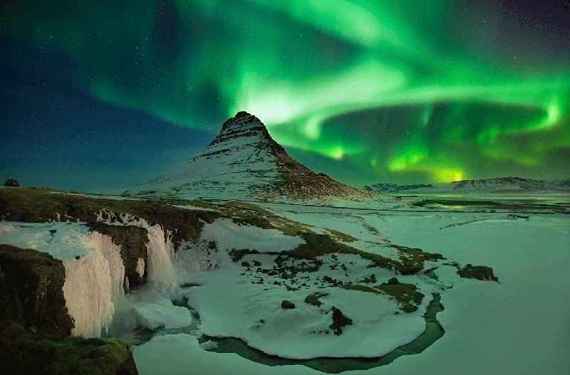 Iceland-Northern-Lights.png