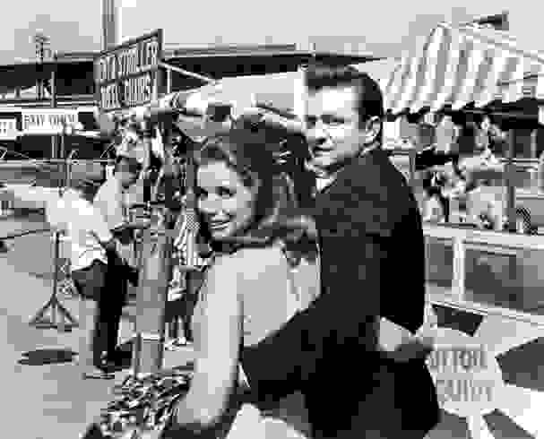 Johnny-Cash-June-Carter.jpg