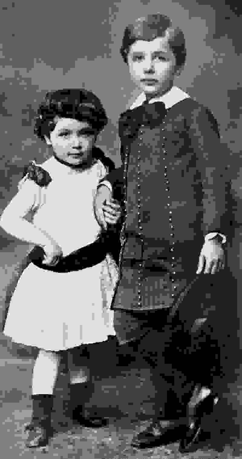 Maja-and-Albert-Einstein6.jpg