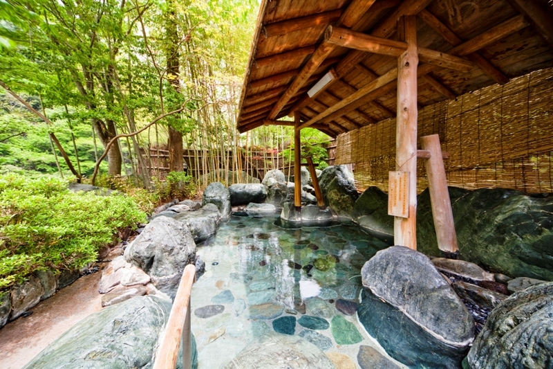 Nishiyama-Onsen-Keiunkan-0.jpeg