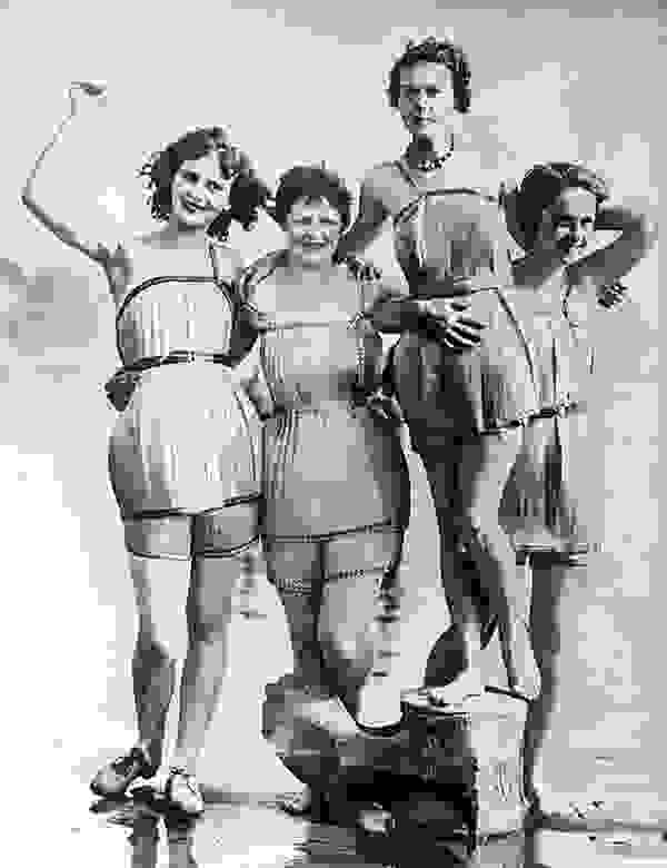Wooden-bathing-suits-usa-1929.jpg