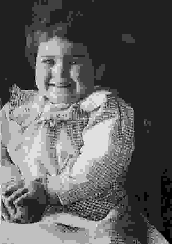 Young-Frida-Kahlo-0.jpg