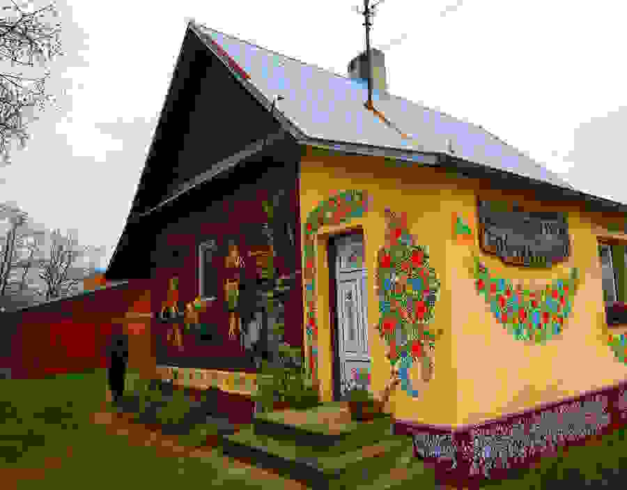 Zalipie-Poland-Painted-Houses-2.jpg