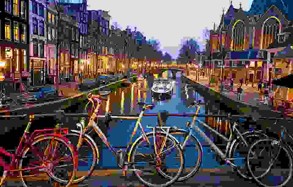 amsterdam-f.jpg