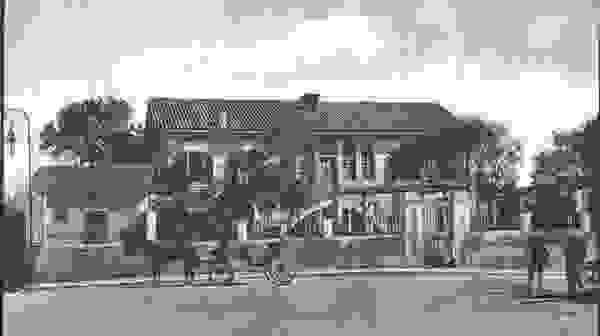 athinapalia4.jpg
