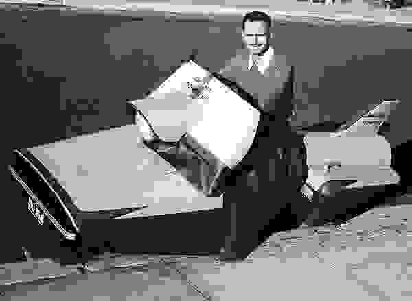 aytokinito-motosykleta-melboyrni1957.jpg