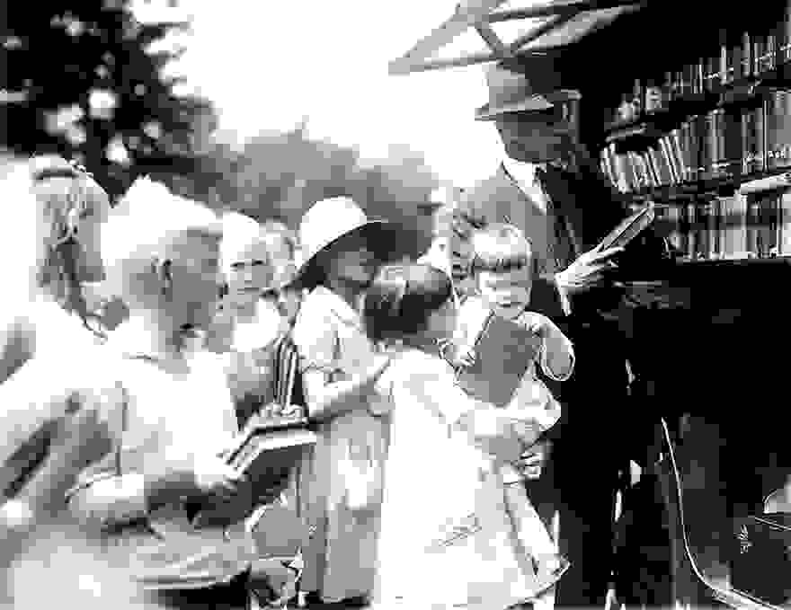 bookmobile-library-on-wheels7.jpg