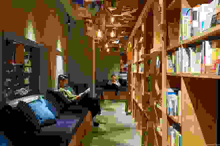 bookstore-hostel-book-and-bed-tokyo-kyoto-3.jpg