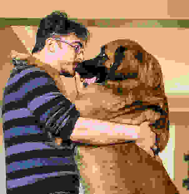cute-dogs-hugging-humans-81.jpg