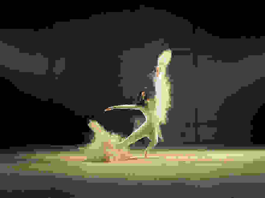 dance-performance-powdered-milk-campaign-jeffrey-vanhoutte-4.jpg