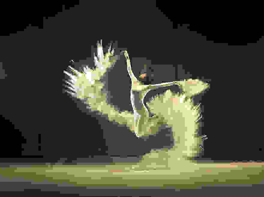 dance-performance-powdered-milk-campaign-jeffrey-vanhoutte-6.jpg