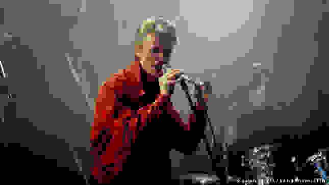 david-bowie-o-xamaileontas-8.jpg