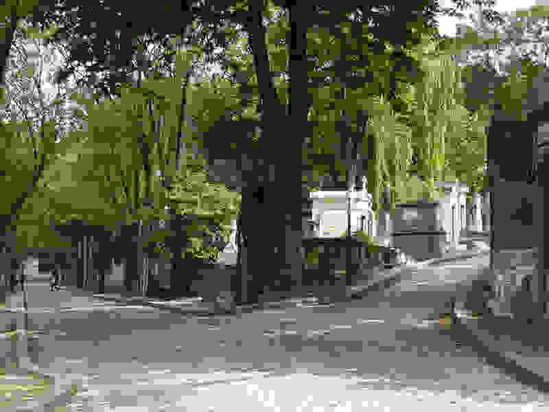 diasima-nekrotafeia-pou-apoteloyn-aksiotheata1.jpg