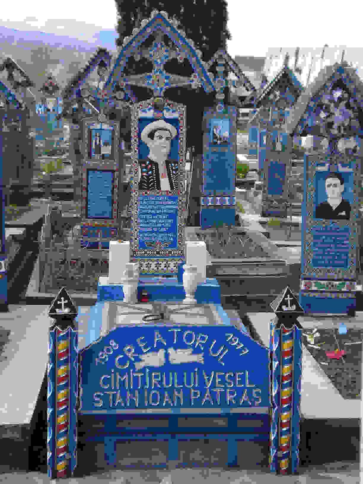 ena-haroumeno-nekrotafio3.jpg