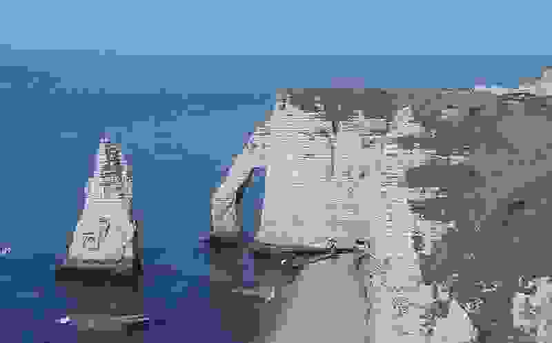 800px-Cliffs etretat