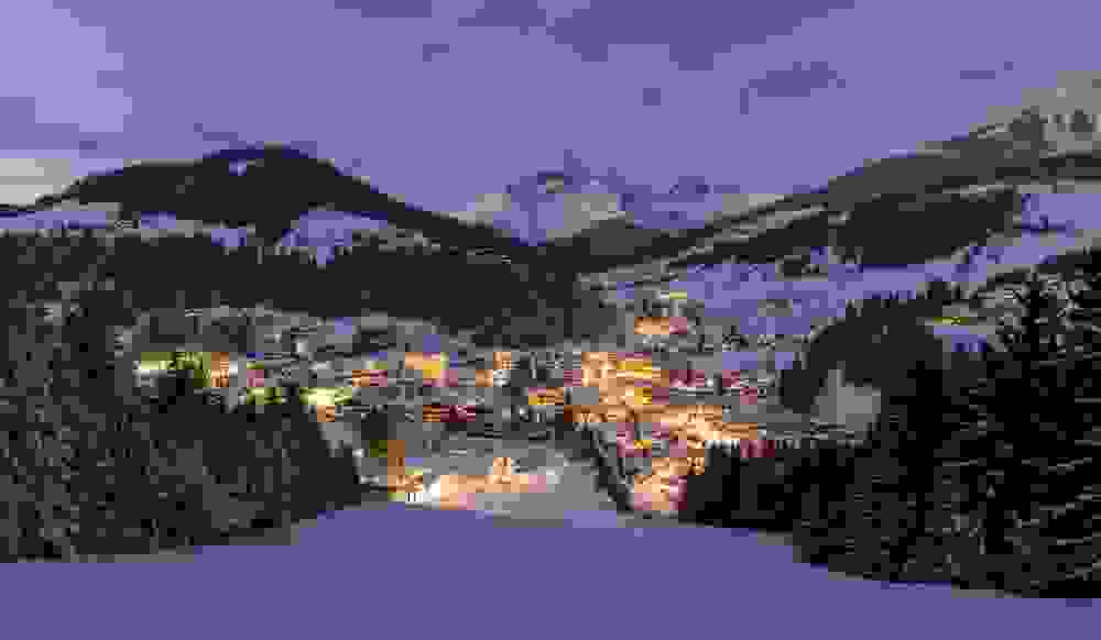 12 20 xoria pou moiazoun san na vgikan apo paramythia