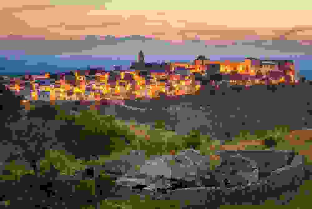 18 20 xoria pou moiazoun san na vgikan apo paramythia