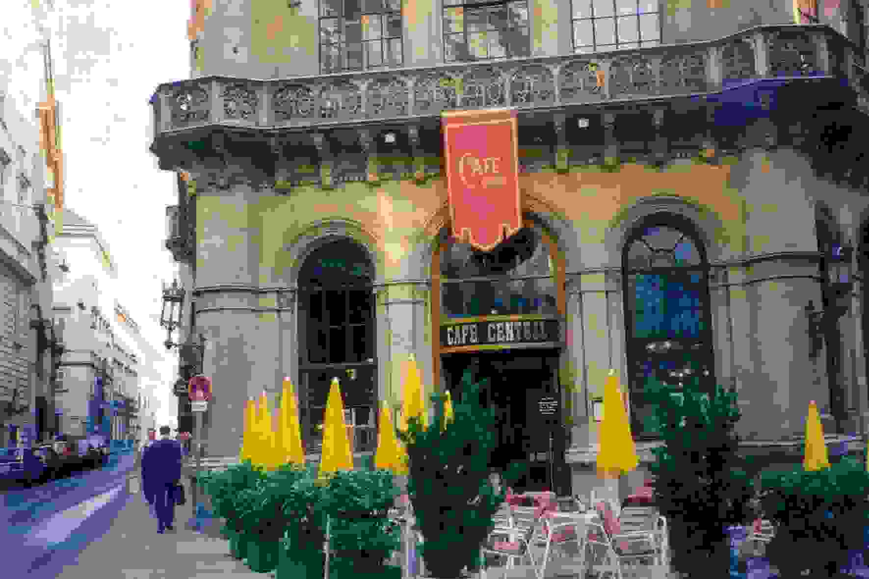 Cafe Central0