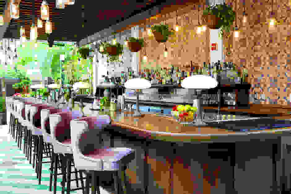 ekpliktika-bar-ston-kosmo29