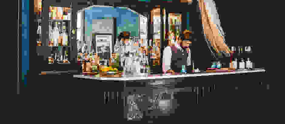 ekpliktika-bar-ston-kosmo6
