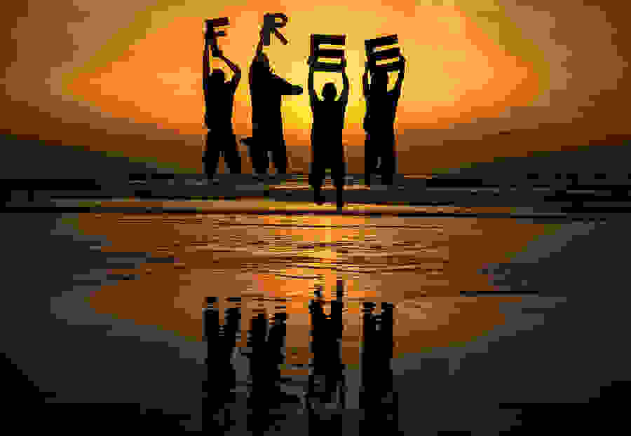 gazapoetry7-900x623.jpg