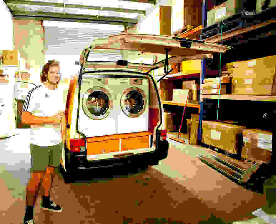 homeless-moving-laundromat-orange-sky-laundry-australia-3.jpg