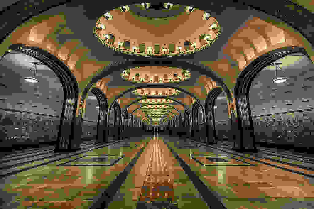 impressive-metro-subway-underground-stations-27.jpg