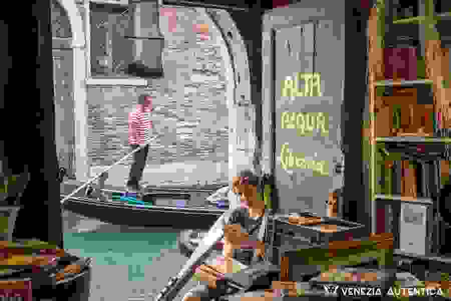 libreria-acqua-alta-3-6.jpg