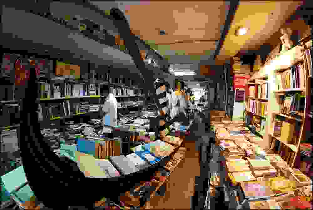 libreria-acqua-alta-36.jpg