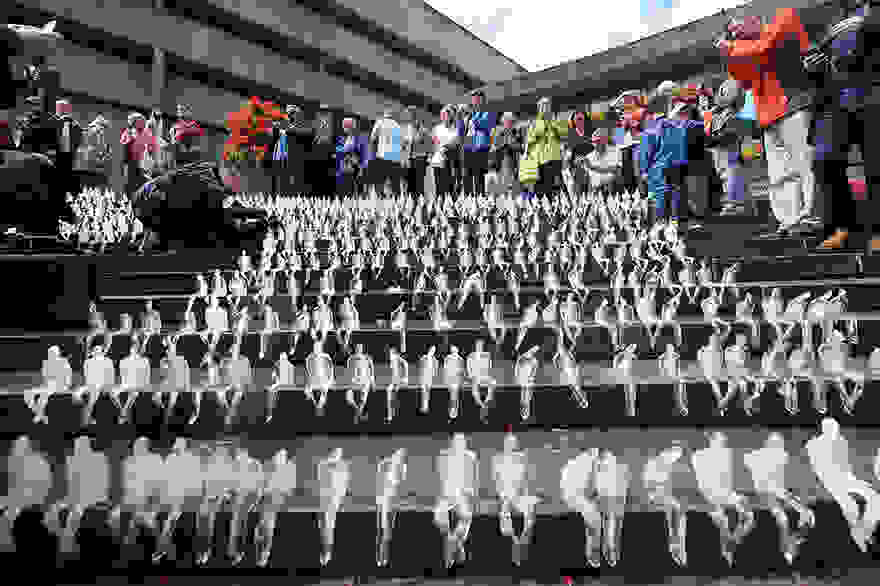 minimum-monument-ice-sculptures-first-world-war-commemoration-nele-azevedo-2.jpg