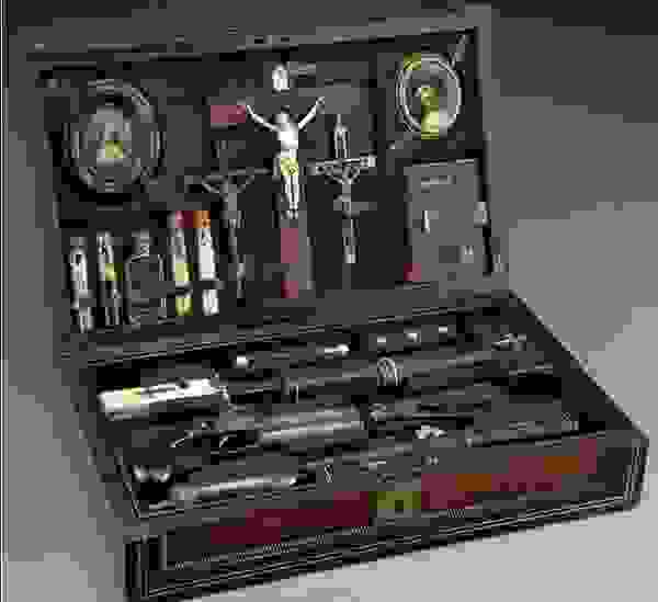 1800s-Vampire-Killing-Kit