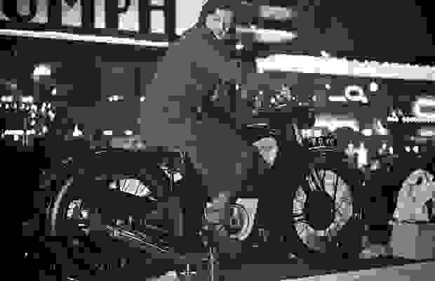woman-bike221