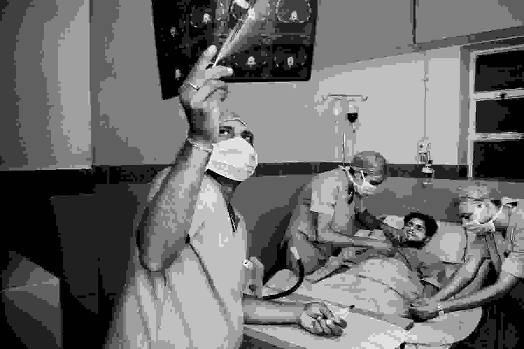 INDIA-10946