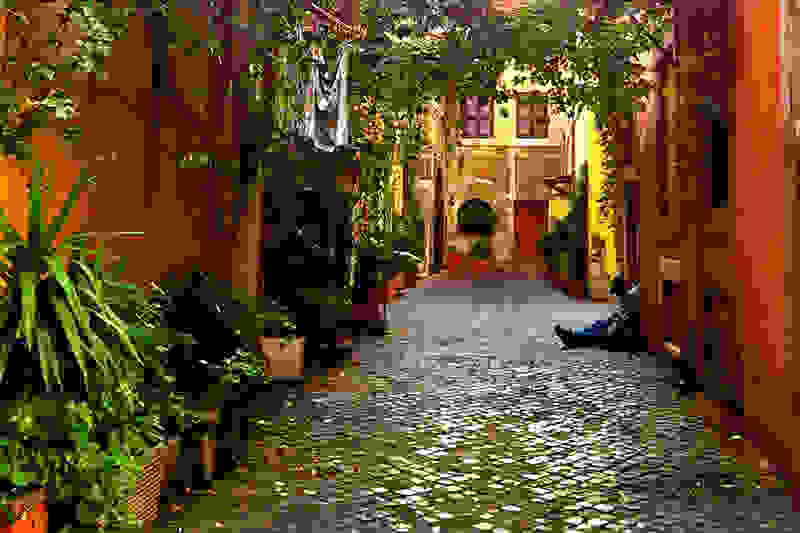 oi-pio-goiteftikes-old-town-tis-evropis-3-Trastevere.jpg