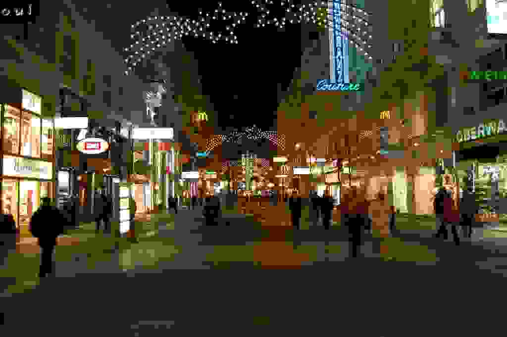 oi-pio-goiteftikes-old-town-tis-evropis-innere-stadt.jpg