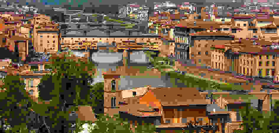 oi-pio-goiteftikes-old-town-tis-evropis-river-florence.jpg