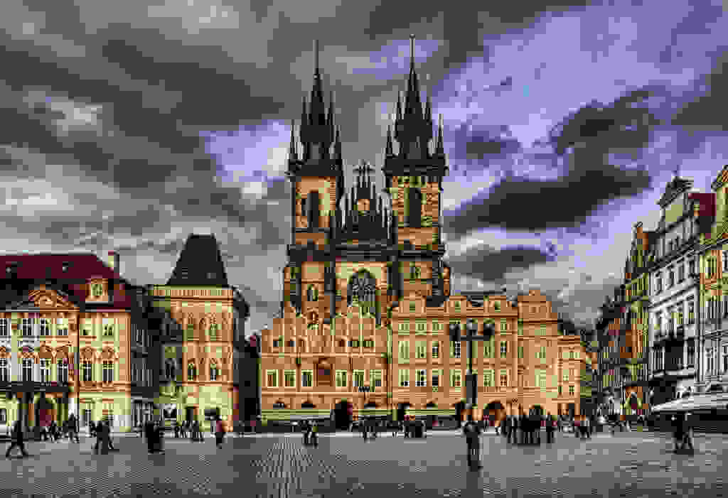 oi-pio-goiteftikes-old-town-tis-evropis.jpg