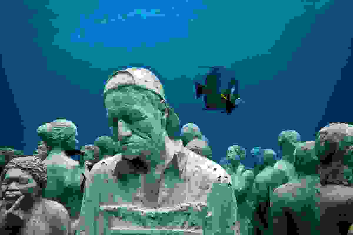 oi-tesseris-kavalarides-tis-apokalypsis-anadyontai-sto-londino-11.jpg