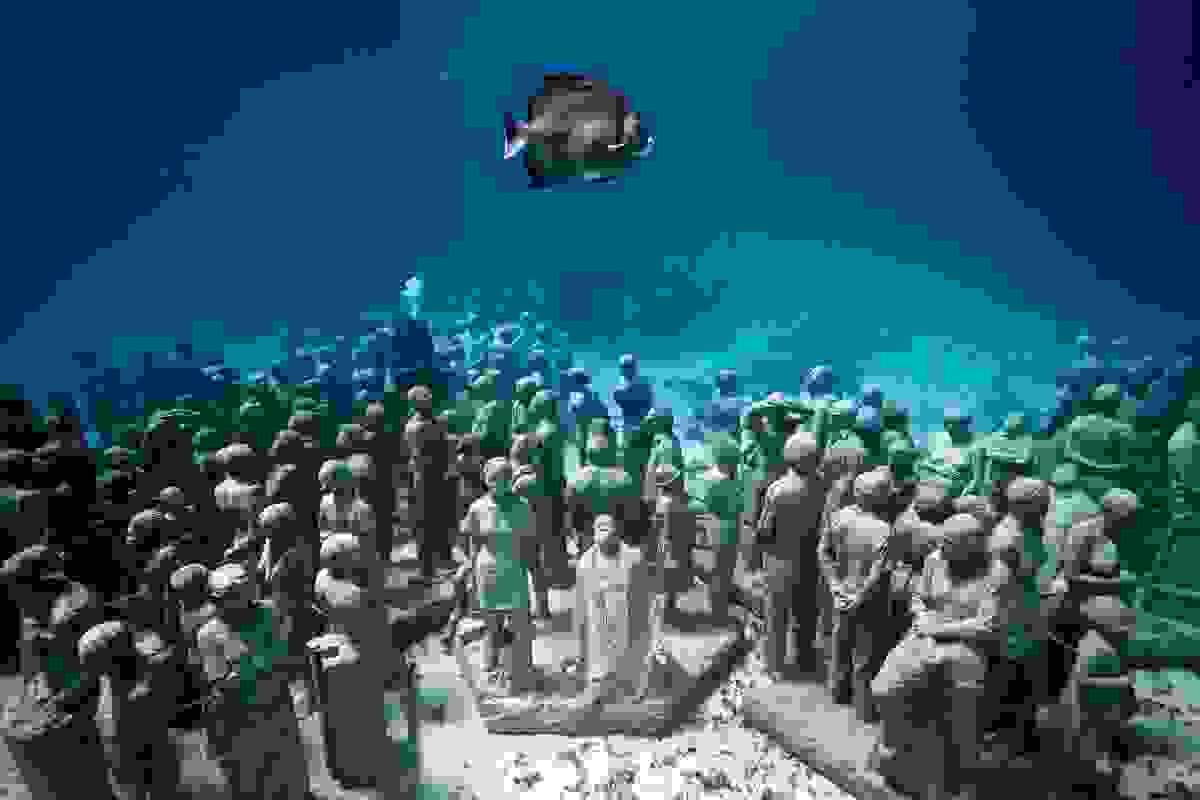 oi-tesseris-kavalarides-tis-apokalypsis-anadyontai-sto-londino-13.jpg