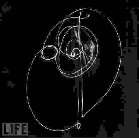 picasso-light-graffiti_91.jpg